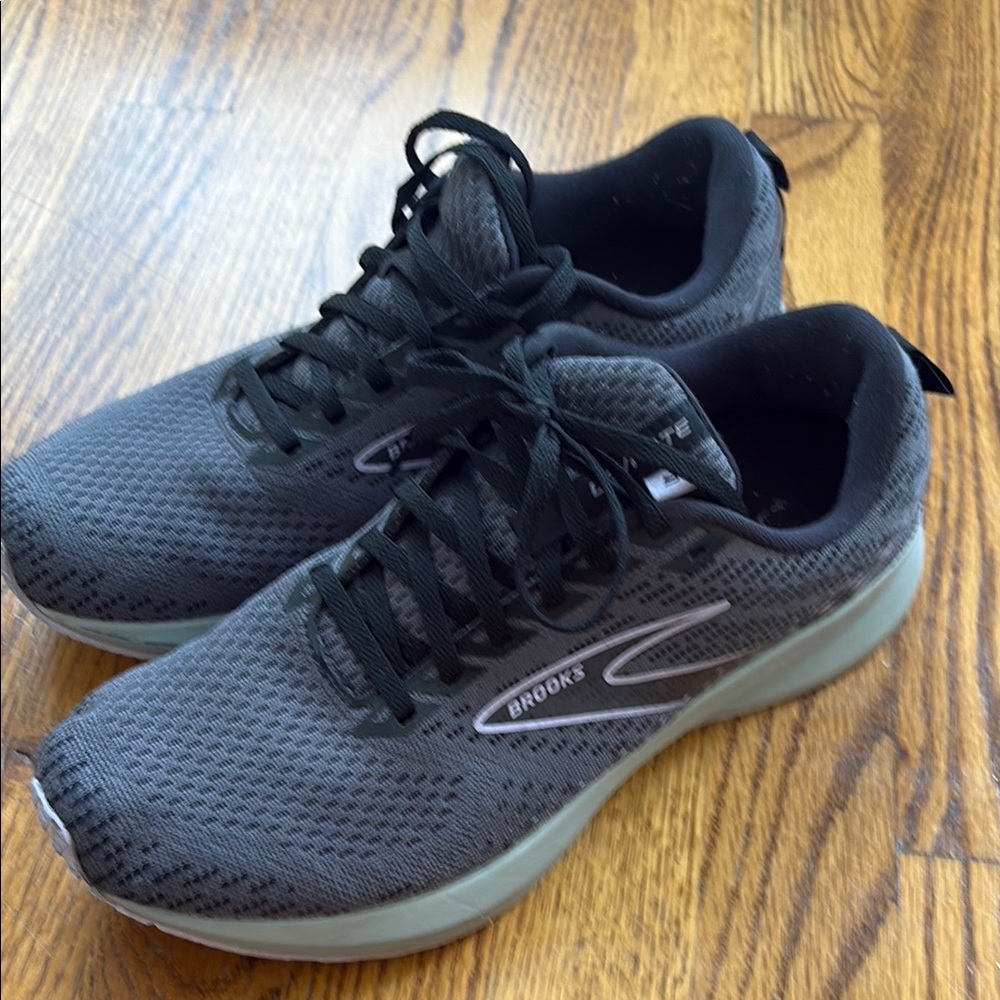 Brooks Dark Gray and Black Running Sneakers